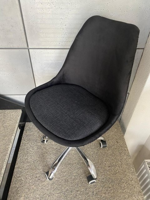 Krzesło obrotowe MONZA OFFICE Black Velvet OUTLET Lugano Krzesło obrotowe MONZA OFFICE Black Velvet OUTLET Lugano