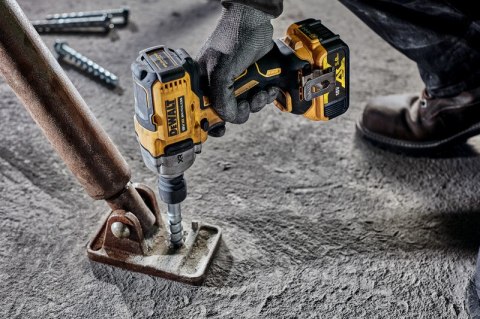 AKUMULATOROWY KLUCZ UDAROWY 1/2' XR 18V 2*5.0 AH 812 NM DEWALT AKUMULATOROWY KLUCZ UDAROWY 1/2' XR 18V 2*5.0 AH 812 NM DEWALT