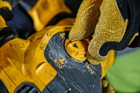 MŁOTOWIERTARKA 54V SDS-PLUS XR 2*6.0AH DEWALT MŁOTOWIERTARKA 54V SDS-PLUS XR 2*6.0AH DEWALT